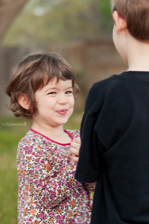 Austin lifestyle child photographer dandelion puff friendship happiness