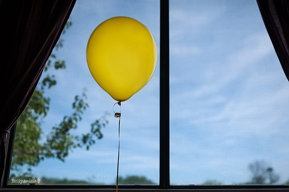 Austin yellow balloon photographer