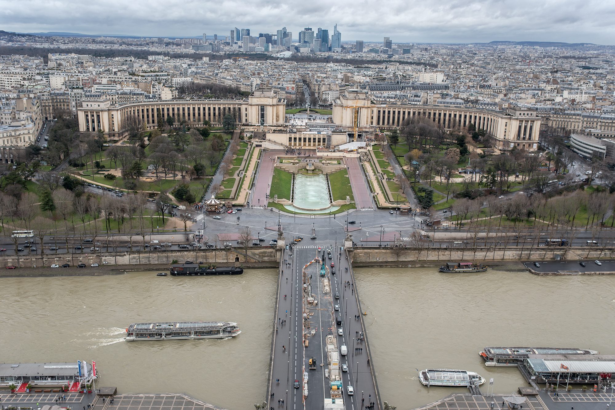 Paris travel street photographer Trocadero Eiffel Tower