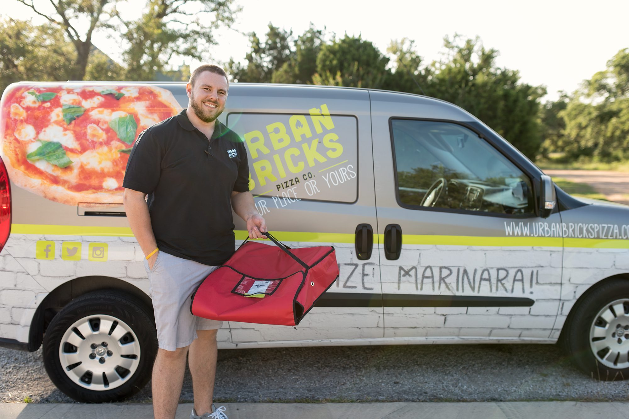 New Braunfels lifestyle pizza delivery photographer